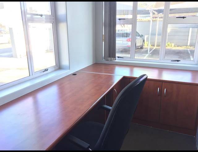 192M² OFFICE RENTED IN DIEP RIVER